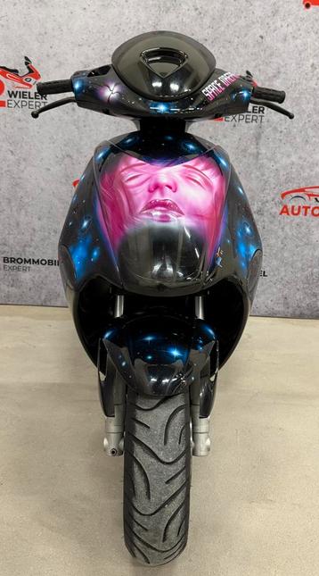 Malaguti Firefox F15 Space Dream scooter•Mazzi•Nieuwstaat• beschikbaar voor biedingen