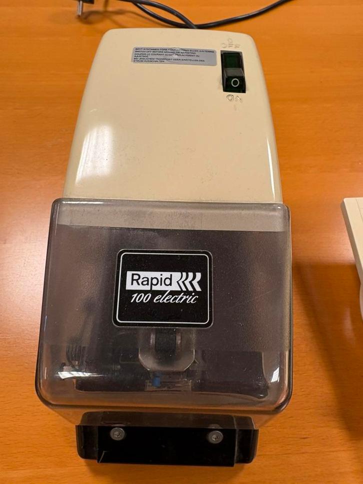 Electrische nietmachine Rapid 100 - bieden vanaf €35,=, Hobby en Vrije tijd, Elektronica-componenten, Zo goed als nieuw, Ophalen of Verzenden