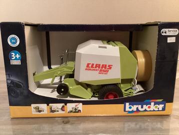 Bruder Claas Rollant 250 balenpers beschikbaar voor biedingen