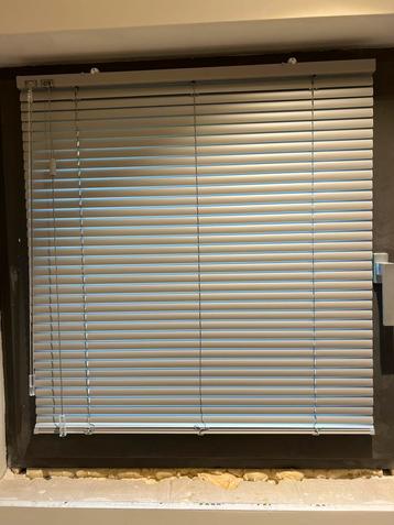 Nieuw! Aluminium jaloezieen - lichtgrijs mat beschikbaar voor biedingen