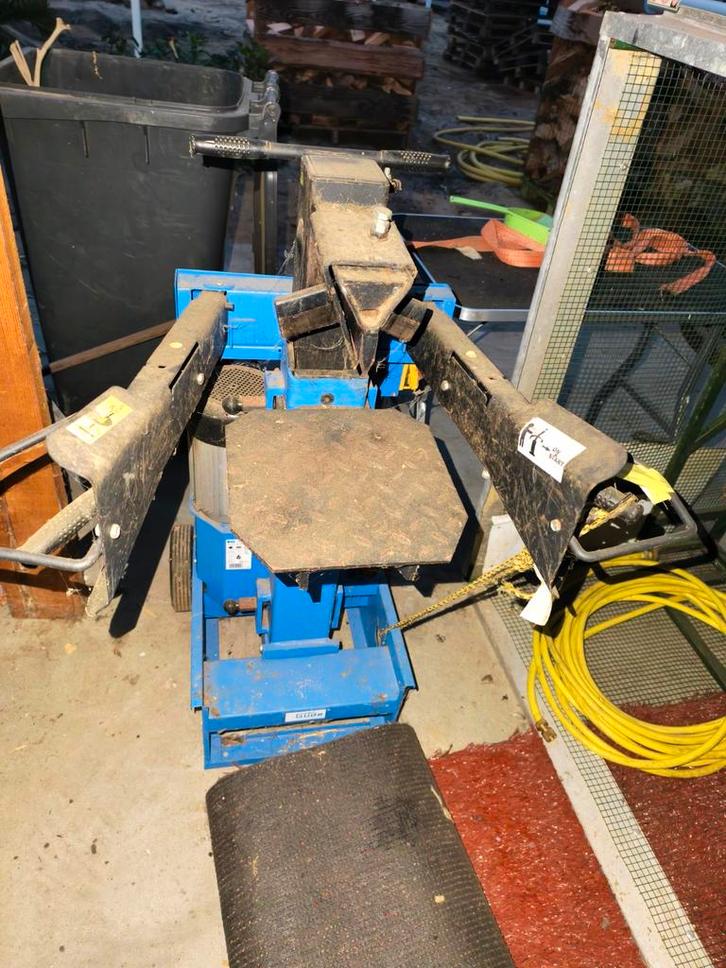 Houtklover 8 ton - Aangepast voor 1-hands bediening, Tuin en Terras, Kloofmachines, Gebruikt, Ophalen