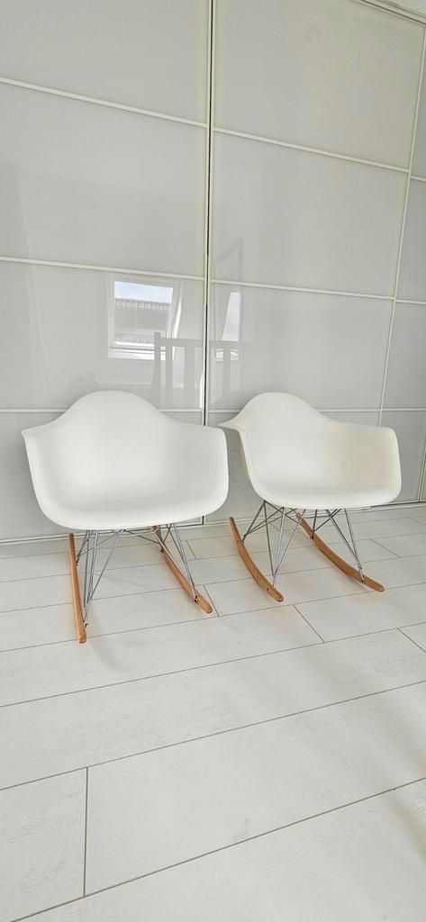 Kopie Vitra Eames RAR schommelstoel, Huis en Inrichting, Stoelen, Zo goed als nieuw, Twee, Kunststof, Wit, Ophalen