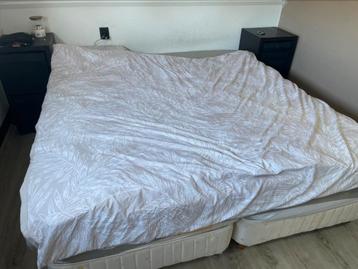 Af te halen gratis bed beschikbaar voor biedingen