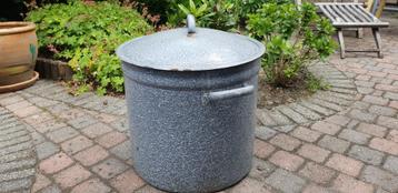 Antieke emaille wasketel beschikbaar voor biedingen