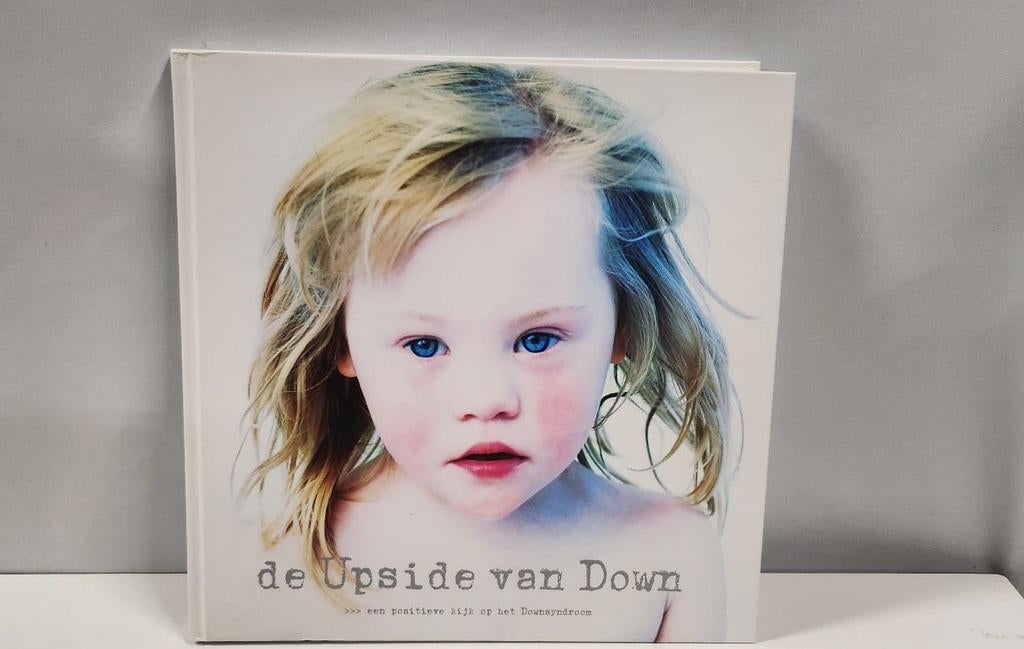 Boek Upside van  Down ., Ophalen of Verzenden