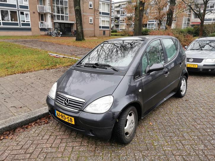 Mercedes benz A160, Auto's, Mercedes-Benz, Particulier, A-Klasse, Benzine, Automaat, Zilver of Grijs, Beige, Voorwielaandrijving