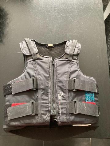 Paardrijspullen, Bodyprotector, Jodphurs, cap en jas