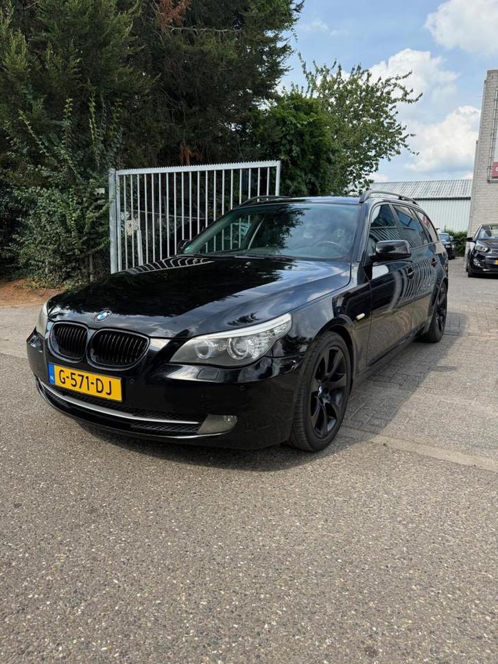 BMW 5-serie Touring BMW 523i Touring LCI, APK 09/26, YOUNGTI, Auto's, BMW, Bedrijf, Te koop, 5-Serie, ABS, Airbags, Airconditioning