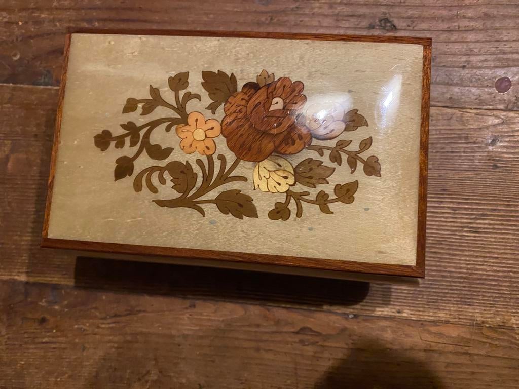 Prachtige muziek juwelendoos uit sorrento in perfecte vorm, Antiek en Kunst, Curiosa en Brocante, Ophalen of Verzenden