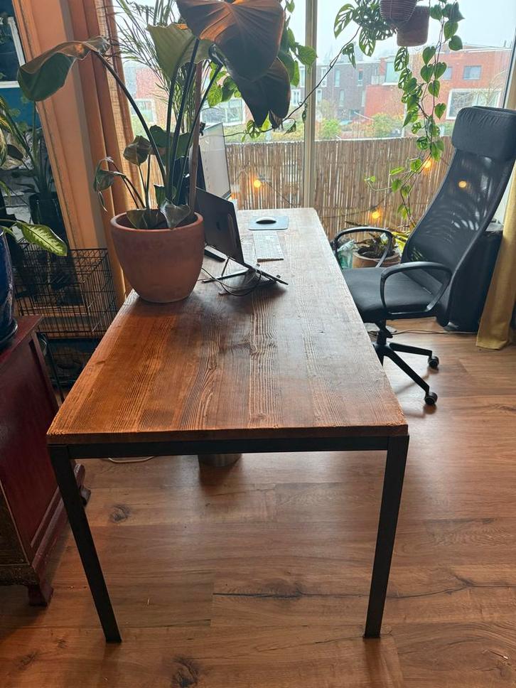 Stevige houten eettafel met metalen frame - 200x80cm, Antiek en Kunst, Antiek | Meubels | Tafels, Ophalen of Verzenden