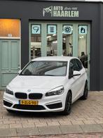 BMW 2-Serie Ned. Auto 2015 56000km! •PDC•Nap•18”, Voorwielaandrijving, 65 €/maand, Parkeersensor, Wit