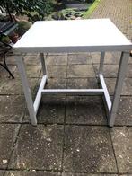 Vintage industrieel design -  bijzet tafel jaren 50 ., Huis en Inrichting, Overige materialen, Gebruikt, 55 tot 75 cm, Industrieel .