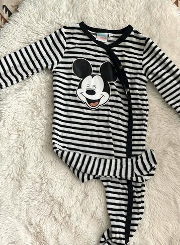 Velvet Pyjama mickey mouse beschikbaar voor biedingen