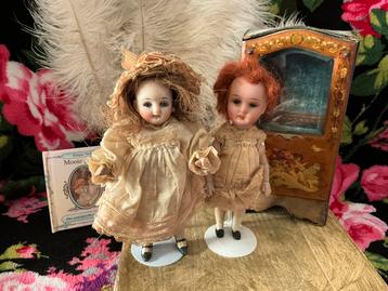 2 antieke porseleinen popjes mingnonette met gesloten mond beschikbaar voor biedingen