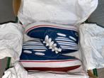 Mooie gewoon nieuwe schoenen in maat 28 van merk Lacoste, Jongen of Meisje, Schoenen, Ophalen of Verzenden, Zo goed als nieuw