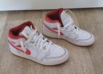 Nike Air Jordan 1 Mid, maat 38, Kinderen en Baby's, Meisje, Sportschoenen, Ophalen of Verzenden, Zo goed als nieuw