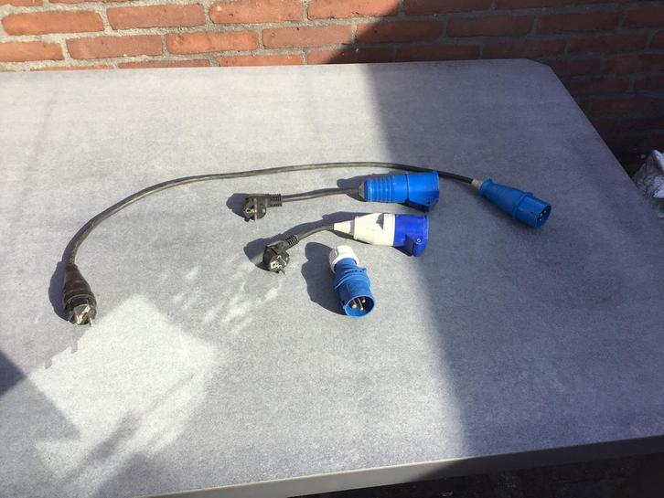 Te koop verschillende verloop snoeren voor de  camping., Caravans en Kamperen, Kampeeraccessoires, Zo goed als nieuw, Ophalen of Verzenden