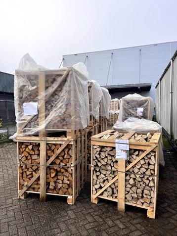 Beuk of Eikenhout 1.0 M3 – Ovengedroogd en strak gestapeld beschikbaar voor biedingen