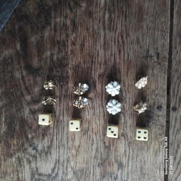Vintage oorbellen oorklips  beschikbaar voor biedingen