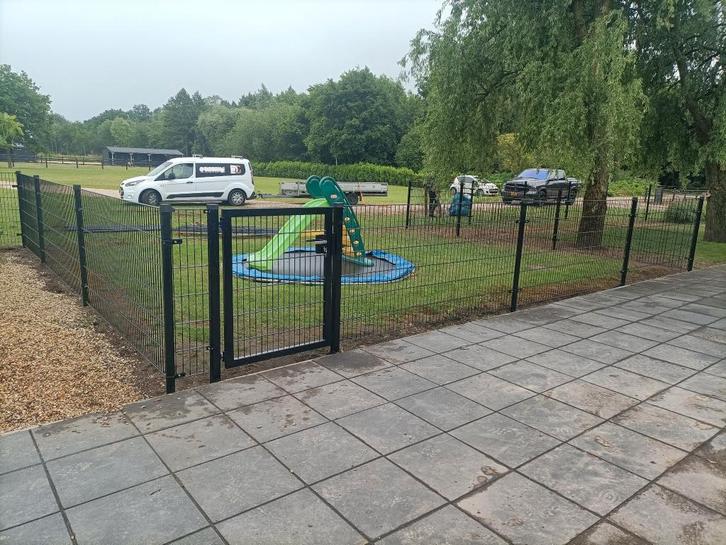 10m 656 dubbelstaafmat 120cm hoog Zwart Opruiming, Tuin en Terras, Tuinhekken en Hekwerk, Nieuw, Dubbelstaafmat hekwerk, IJzer