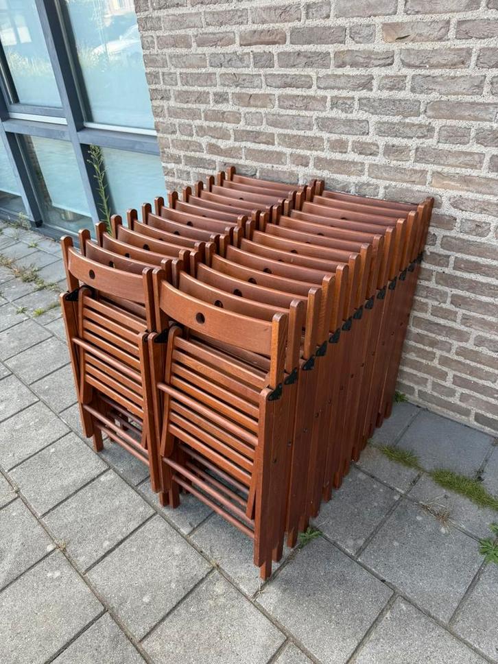 Partij van 26x hardhouten klapstoel, Huis en Inrichting, Stoelen, Zo goed als nieuw, Vijf, Zes of meer stoelen, Hout, Metaal, Bruin