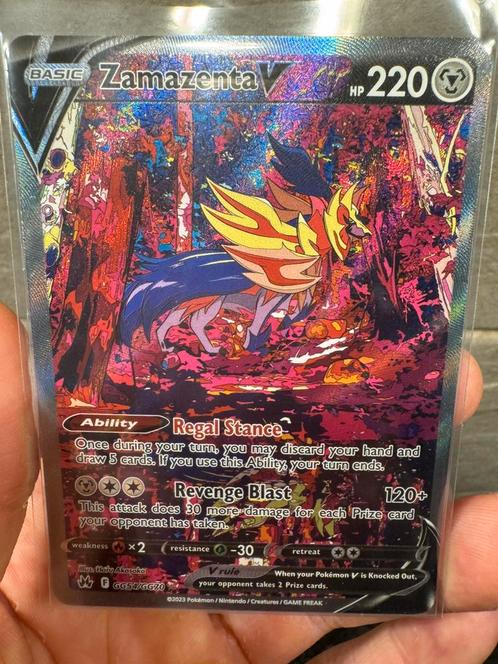 Zamazenta V GG54, Hobby en Vrije tijd, Verzamelkaartspellen | Pokémon, Zo goed als nieuw, Losse kaart, Ophalen of Verzenden
