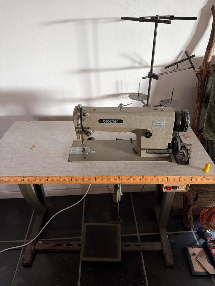 Industriële Brother Naaimachine, Hobby en Vrije tijd, Naaimachines en Toebehoren, Gebruikt, Naaimachine, Brother, Industrieel