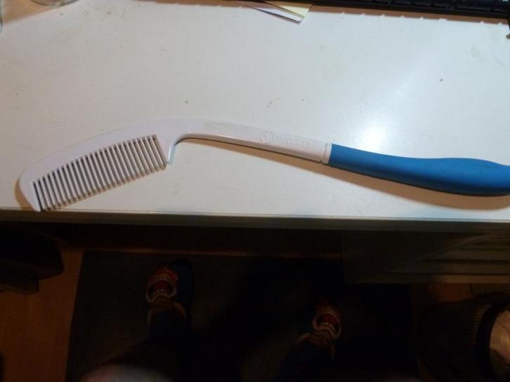 Vitility Lange greep haarkam voor mensen met handicap, Diversen, Verpleegmiddelen, Zo goed als nieuw, Ophalen of Verzenden