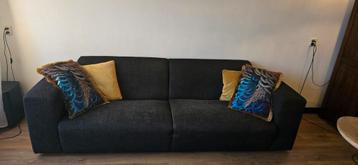 GRATIS zwarte stoffen bank