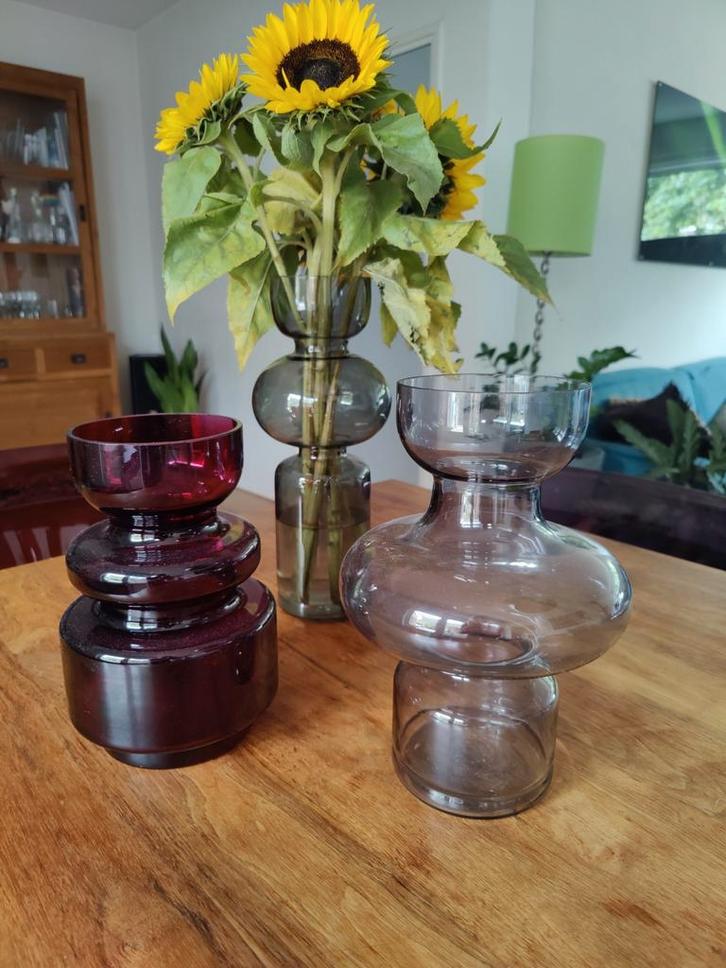 Twee modern vormgegeven glazen vazen, Huis en Inrichting, Woonaccessoires | Vazen, Zo goed als nieuw, Overige kleuren, Minder dan 50 cm