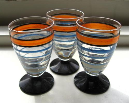 Drie borrel of shotglaasjes jaren 50, Verzamelen, Glas en Borrelglaasjes, Zo goed als nieuw, Borrel- of Shotglas, Ophalen of Verzenden