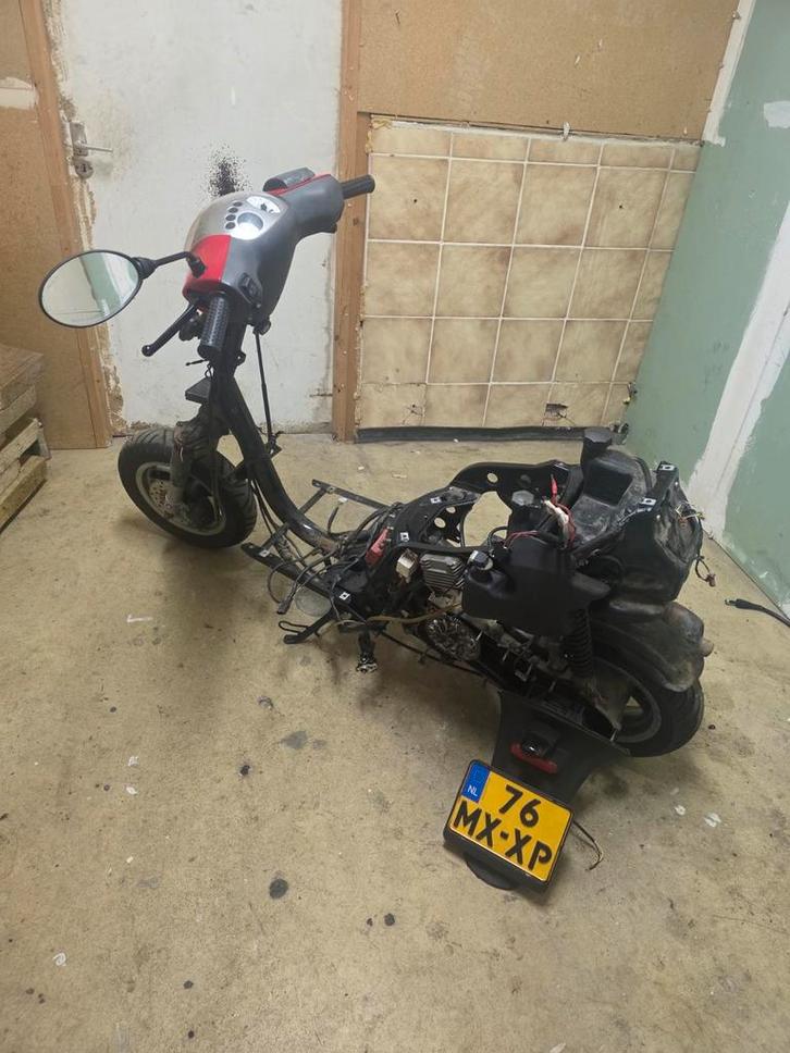 Piaggio motor zip NL A1 Frame met of zonder blok, Fietsen en Brommers, Scooters | Piaggio, Zo goed als nieuw, Zip, Benzine, Ophalen