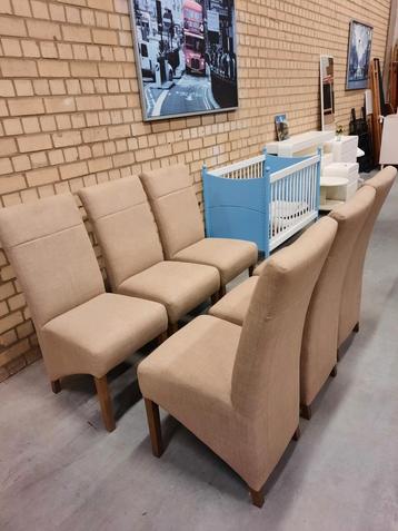 6 eetkamerstoelen met stoffen bekleding en hoge rugleuning  beschikbaar voor biedingen