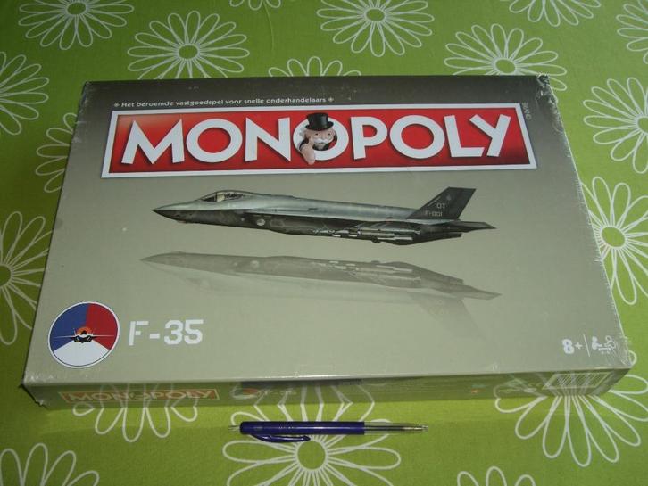 Nieuw in seal: Monopoly F-35 - JSF unieke uitgave, Hobby en Vrije tijd, Gezelschapsspellen | Bordspellen, Zo goed als nieuw, Een of twee spelers