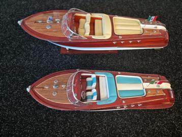 Riva Aquarama modelboot 66 of 87 cm  bij FlevoNautica Almere beschikbaar voor biedingen