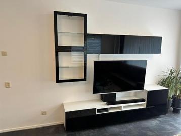 IKEA Besta Brust TV-meubel in zwart-wit hoogglans. - afbeelding 1