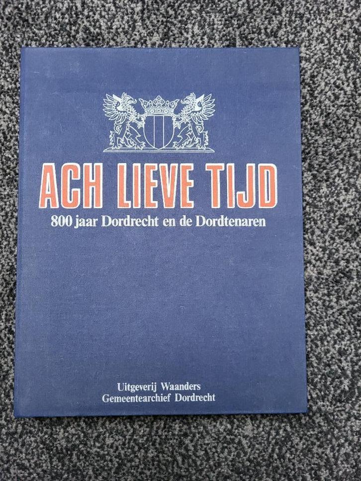 Dordrecht geschiedenis 2 mappen, Boeken, Geschiedenis | Stad en Regio, Zo goed als nieuw, Ophalen