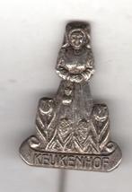 Speldje KEUKENHOF LISSE JONKVROUW MET TULPEN EN HYACINTEN, Ophalen of Verzenden, Gebruikt, Overige onderwerpen