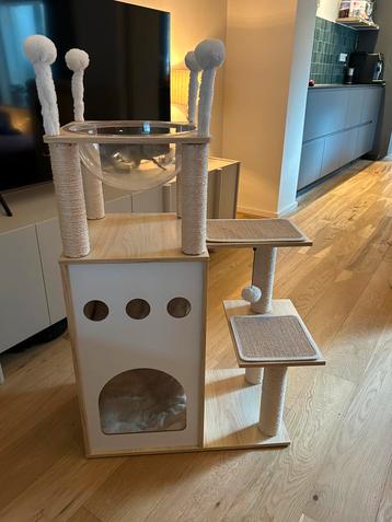 Krabmeubel katten - zo goed als nieuw! beschikbaar voor biedingen