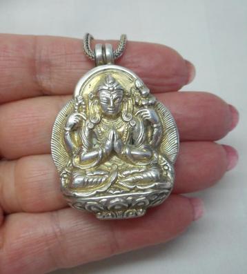 Zilveren ketting met boeddha amulet doos hanger nr.879