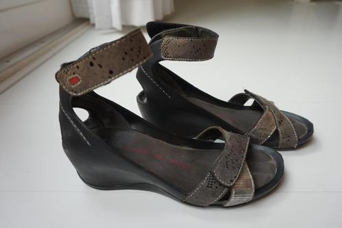 Wolky sandalen grijs maat 37 met klittenband - Boho stijl, Kleding | Dames, Schoenen, Zo goed als nieuw, Sandalen of Muiltjes