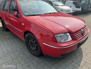 Volkswagen Bora Variant 1.6 16V Highline beschikbaar voor biedingen