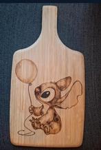 Leuke serveerplank met Stitch, handgemaakt
38 x 20 cm, Gevondenengemaakt@gmail.com, Beeldje of Figuurtje, Gevonden en gemaakt
