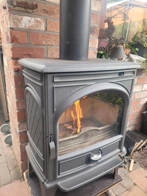 Degelijke Dovre houtkachel in zeer goede staat te koop., Huis en Inrichting, Kachels, Zo goed als nieuw, Houtkachel, Hout, Ophalen