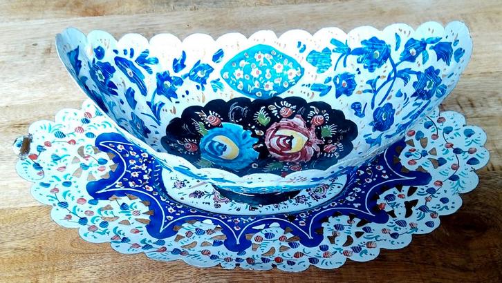 Antieke Perzische geëmailleerde koperen schotel/kom. Kashul, Antiek en Kunst, Antiek | Schalen, Ophalen of Verzenden