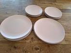 Prachtige roze borden set van Ikea. Ontbijtborden, dinerbord, Huis en Inrichting, Keuken | Servies, Ikea, Onbekend, Ophalen of Verzenden