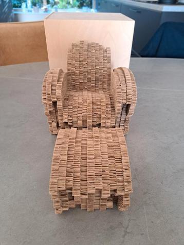 Vitra Little Beaver miniatuurstoel, design Frank Gehry beschikbaar voor biedingen
