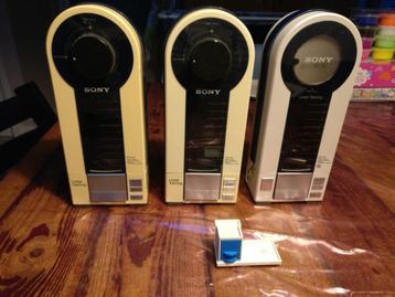 Gezocht: Sony PS-F9 of PS-F5 flamingo draagbare platenspeler beschikbaar voor biedingen