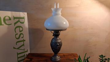 antieke Schemerlamp beschikbaar voor biedingen