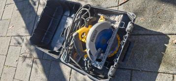 DeWalt DWE576-QS Cirkelzaag met Koffer beschikbaar voor biedingen